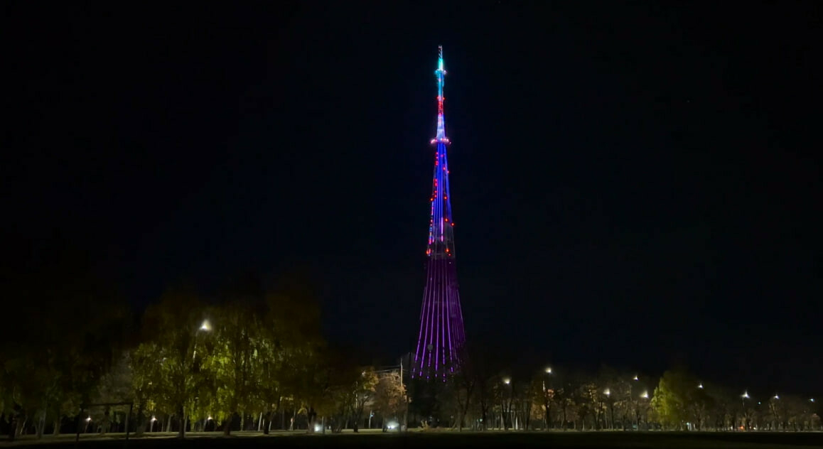 В День отца телебашня Нижнекамска включила световое поздравление