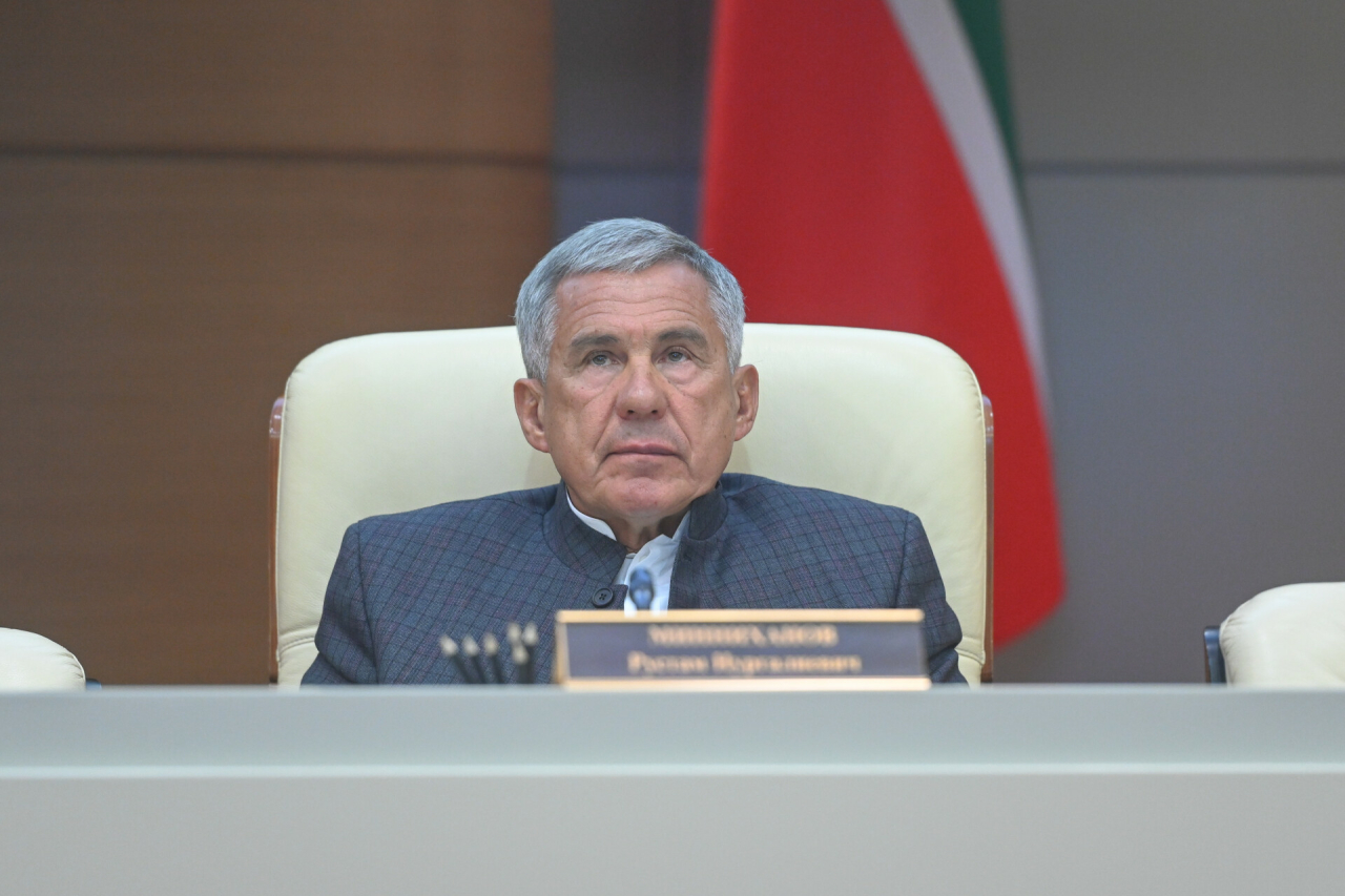 Минниханов поручил проверить районы, допустившие снижение платежей по НДФЛ