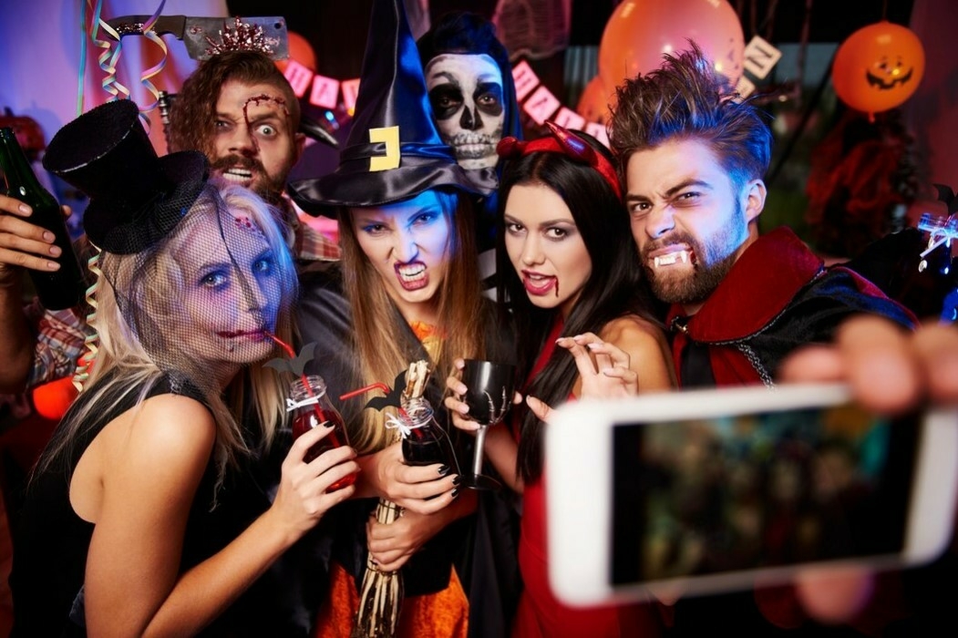 «Хеллоуин – это дорога в ад»: казанский священник просит не отмечать бесовской праздник