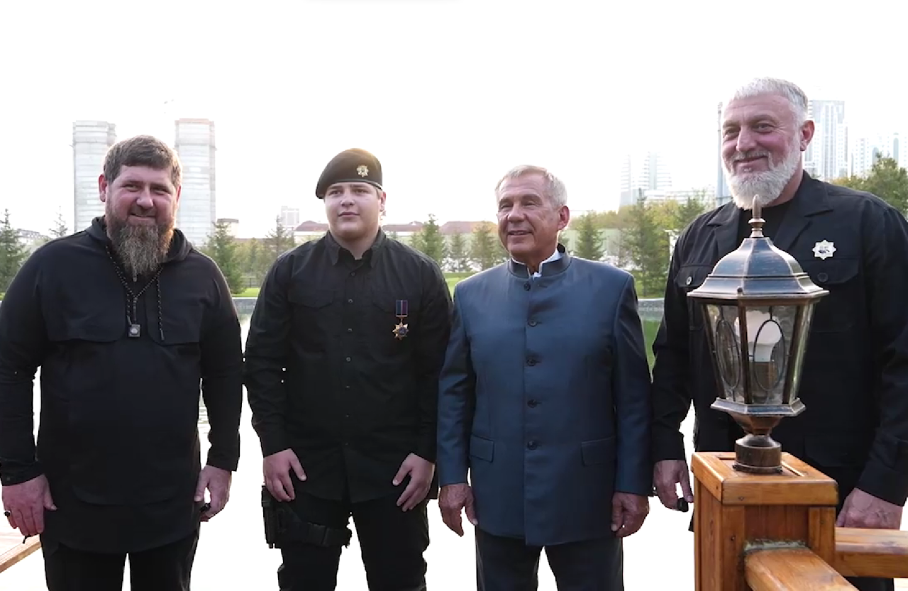 Кадыров поблагодарил Минниханова за вручение его сыну ордена «Дуслык»