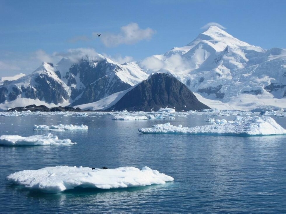 Ученые обнаружили подо льдами Восточной Антарктиды следы древних рек
