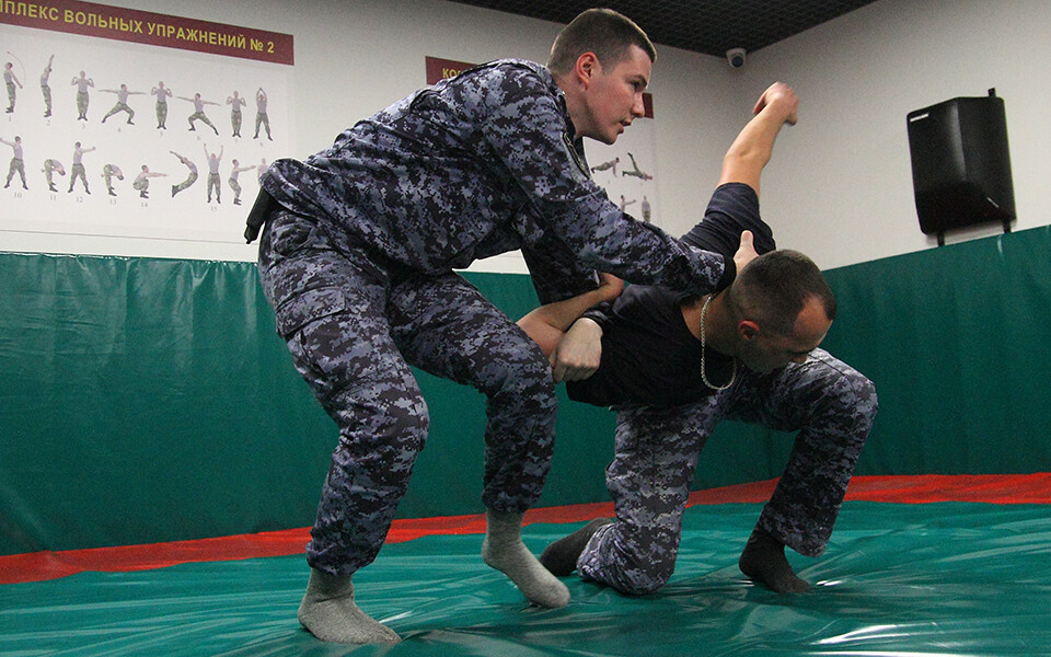 «Наша цель не сломать противника, а обезвредить»: о буднях вневедомственной охраны