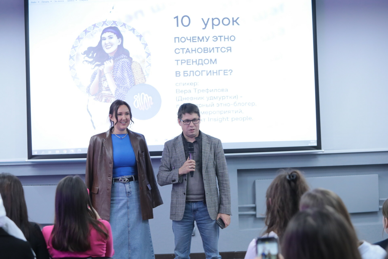 «Прожить жизнь своей мечты»: завершилось обучение в школе «Шәп блогер»