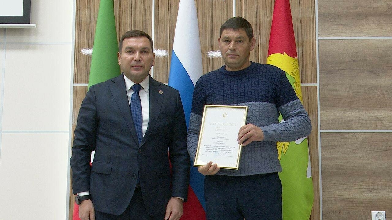 Глава Апастовского района поблагодарил водителей, совершивших 5 рейсов в зону СВО