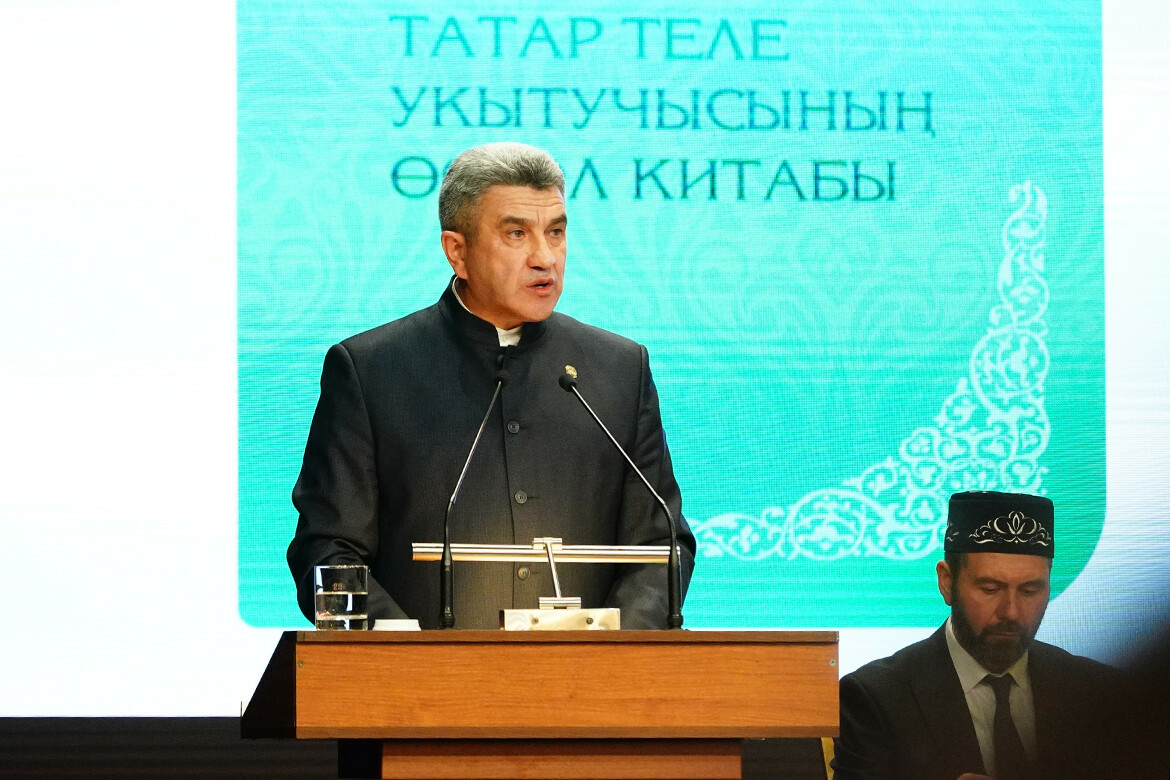 Хадиуллин призвал школы работать в единой связке с детскими садами и родителями