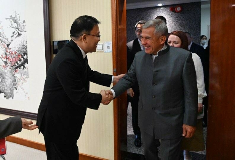 Минниханов встретился с вице-мэром Шэньчжэня и пригласил его на следующий форум «Ростки»