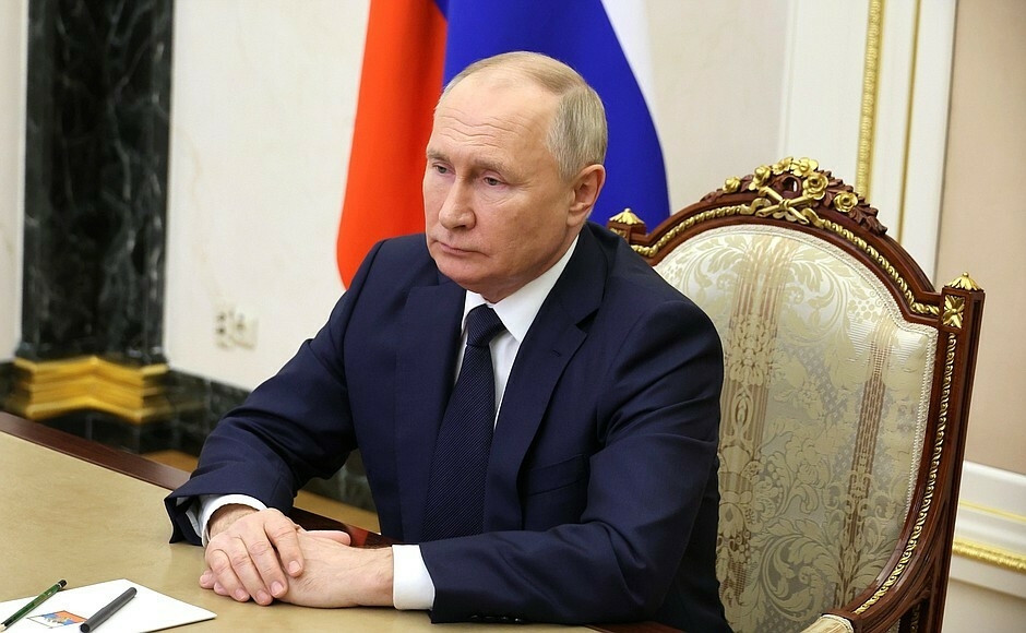 Путин обсудил с Совбезом России работу загранучреждений
