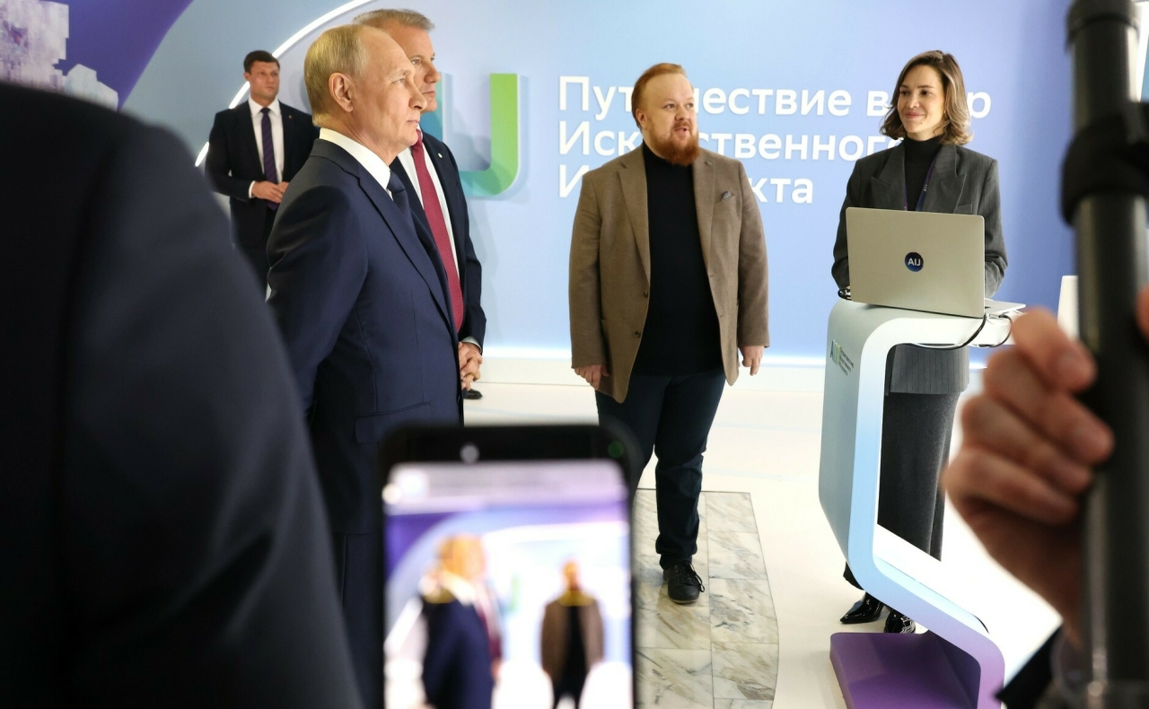 Путин: В России скоро утвердят обновленную стратегию развития ИИ