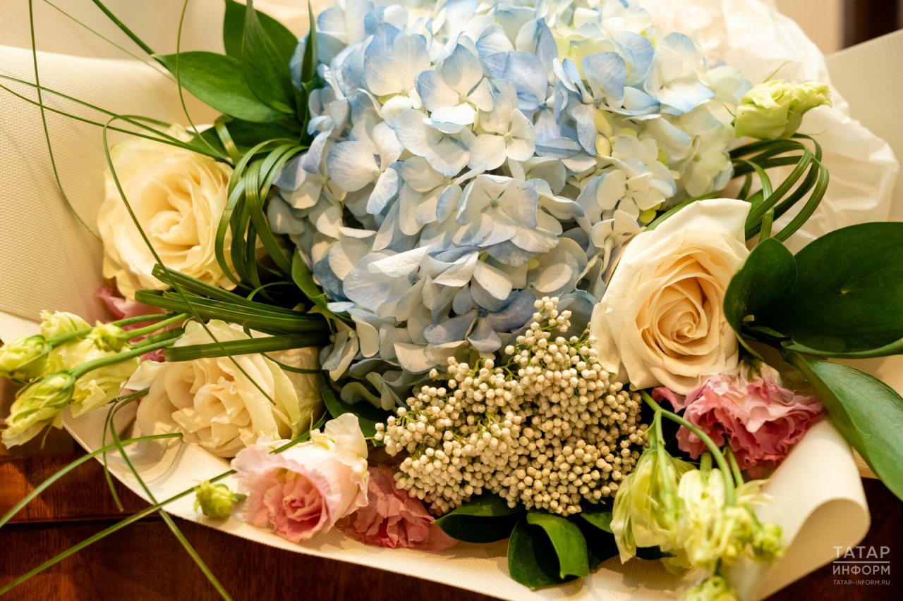 Казанский флорист порекомендовал самые удачные цветы в подарок ко Дню матери