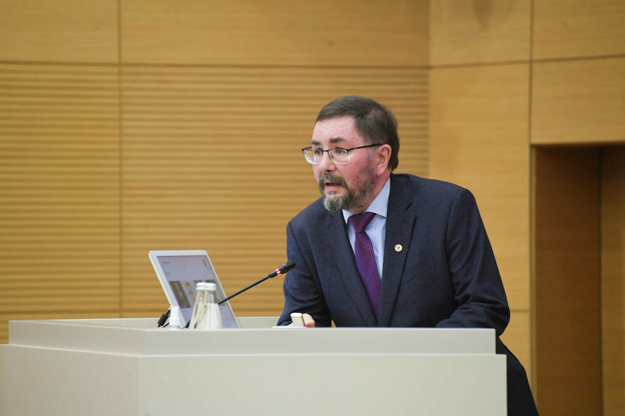 «Может, нам мозгов сразу не хватает»: Минниханову представили проекты в IT и химии