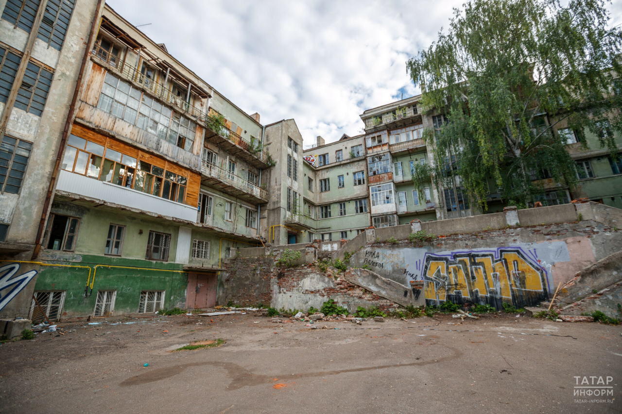 Гущин призвал блогеров не проникать внутрь Мергасовского дома из-за опасности для жизни