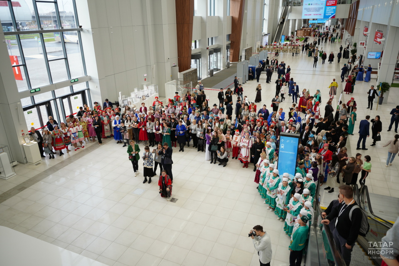 Вышитая карта и поделки мастеров: в Казань Экспо подводят итоги года национальных культур