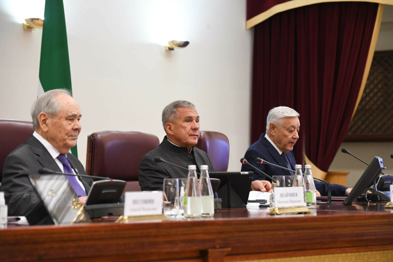 Названы отрасли, куда чаще всего трудоустраиваются мигранты в Татарстане