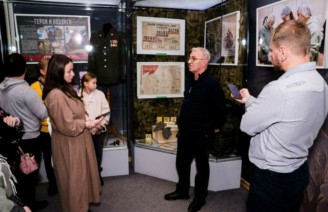 «Время выбрало нас»: в Казани открылась выставка об участниках ВОВ и СВО