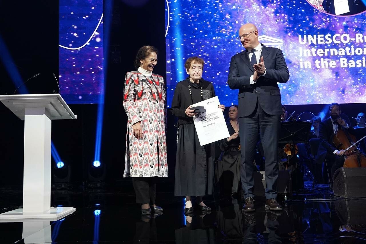 Чернышенко вручил ученым из России и Германии премию ЮНЕСКО — России имени Менделеева