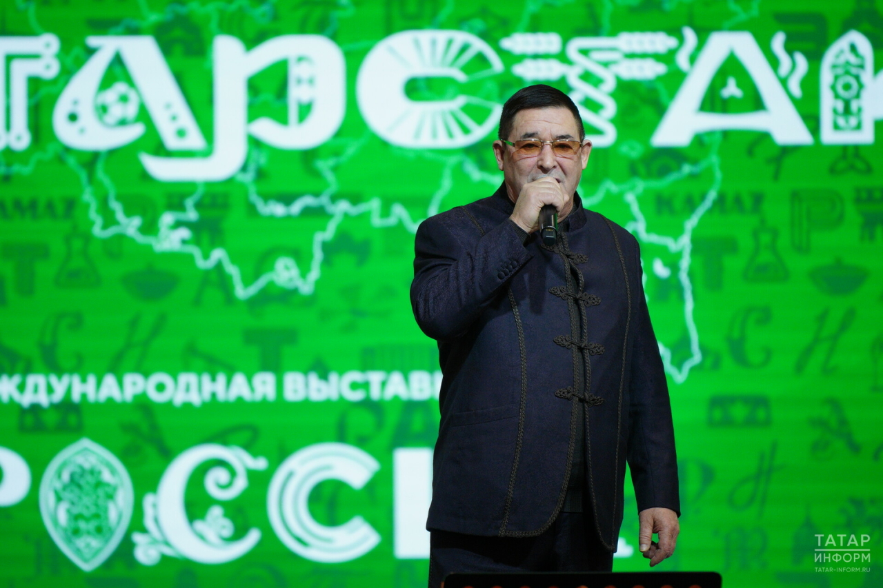 Салават Фатхетдинов выступил перед гостями Дня Татарстана на форуме «Россия»