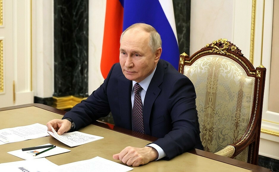 Президент России рассказал о рекордных объемах дорожного строительства