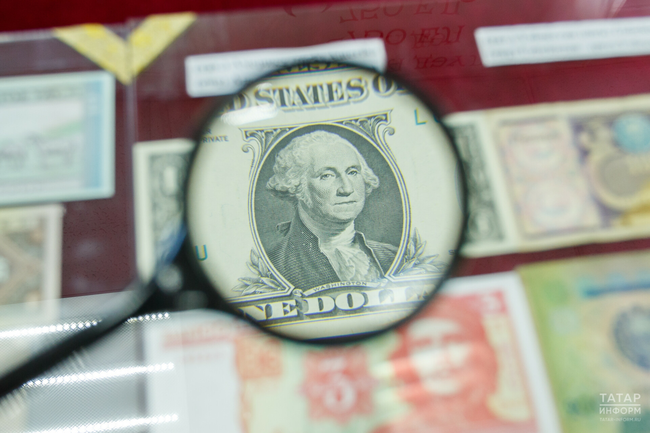 Володин: Байден лишает США последнего преимущества, используя доллар в борьбе за влияние
