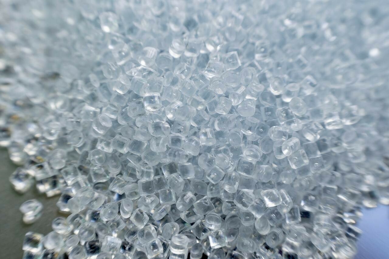 «Казаньоргcинтез» импортозаместил марки поликарбоната для автопрома