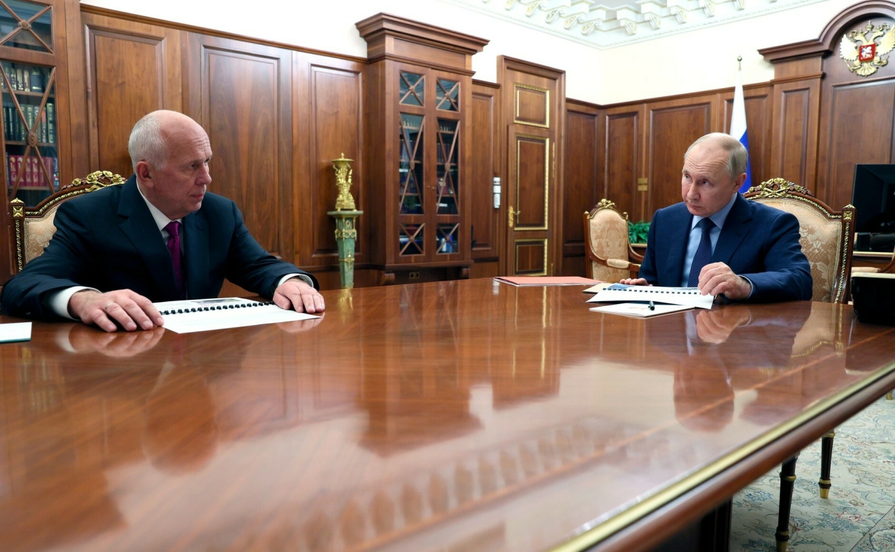 Путин на встрече с гендиректором Ростеха: «КАМАЗ обогнал всех»