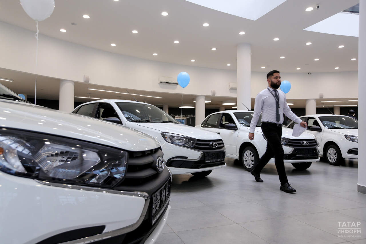 «Дилеры будут бегать за покупателями»: каким будет рынок новых автомобилей в 2024 году