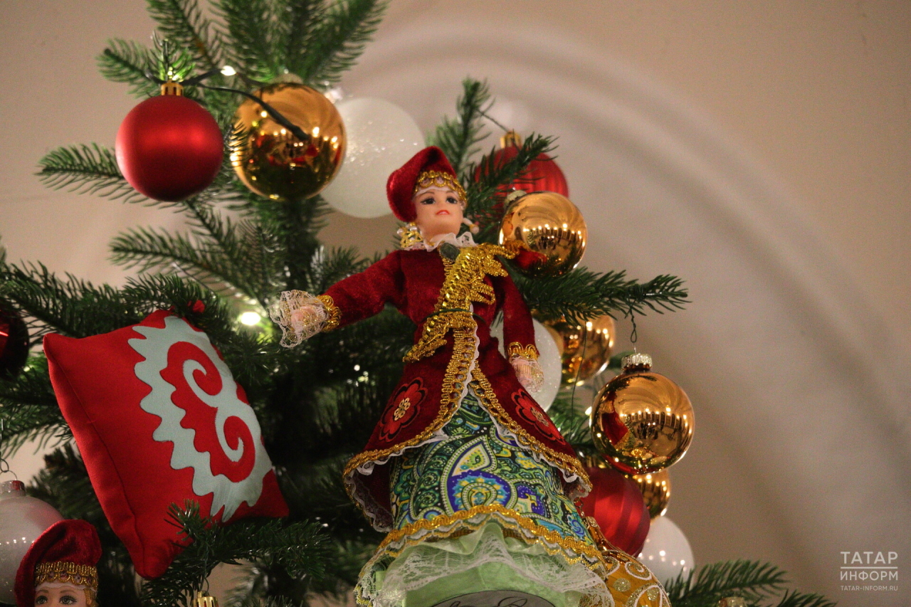 «Мисс Зеленая – 2024»: голосуйте за лучшую новогоднюю елку в Татарстане!