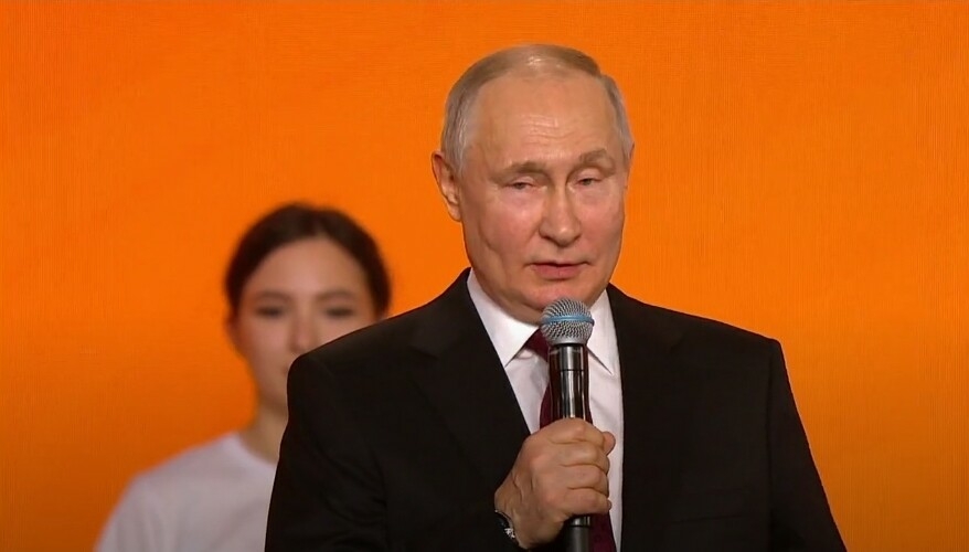 Путин на церемонии награждения «Волонтеров года»: Пока мы вместе, мы непобедимы