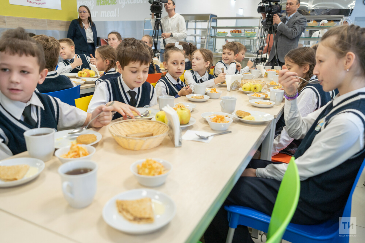 Уже 76% столовых казанских школ работают в формате «школьных ресторанов»