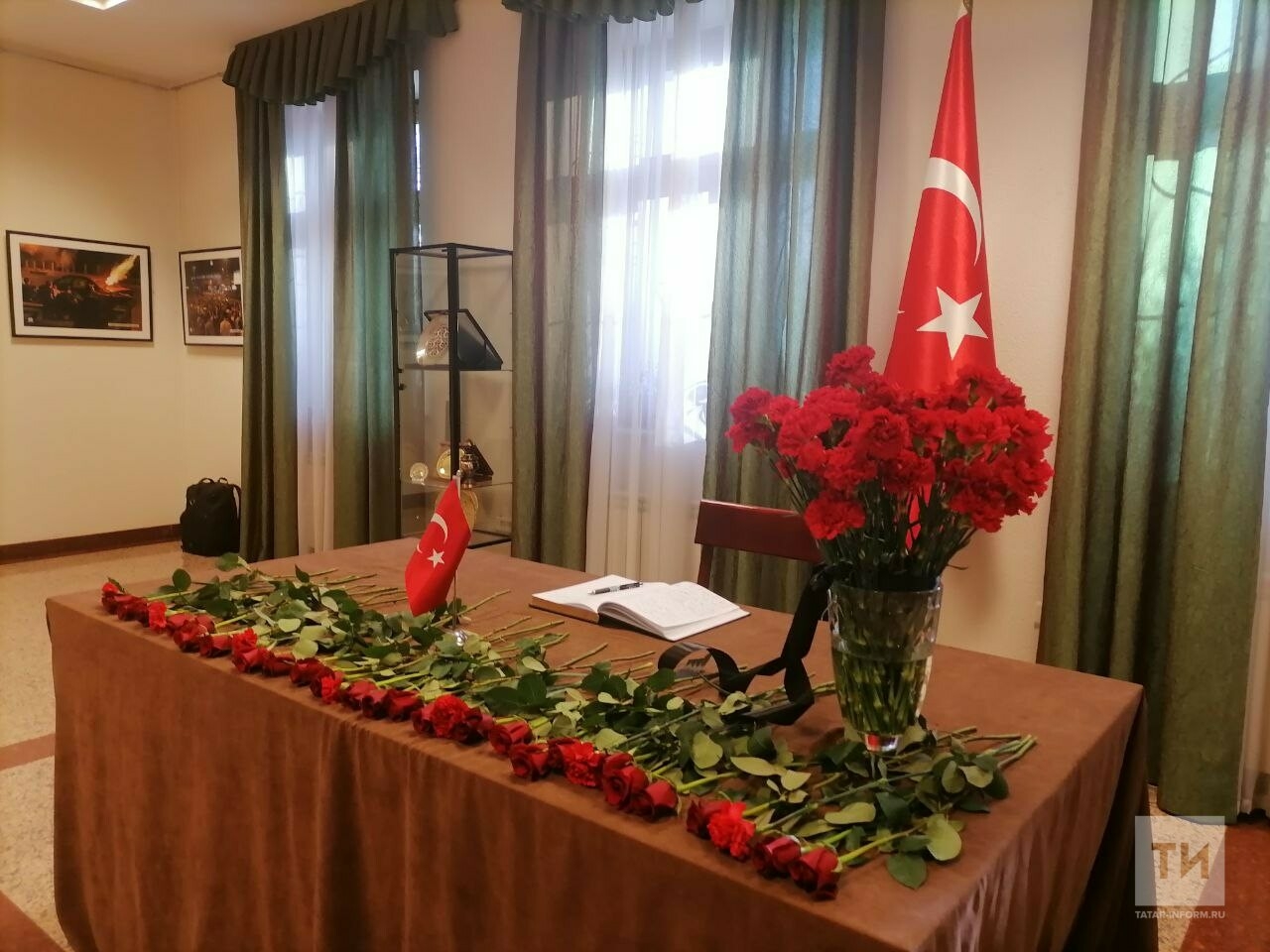 В Генконсульстве Турции в Казани организовали мемориал в память о жертвах землетрясения