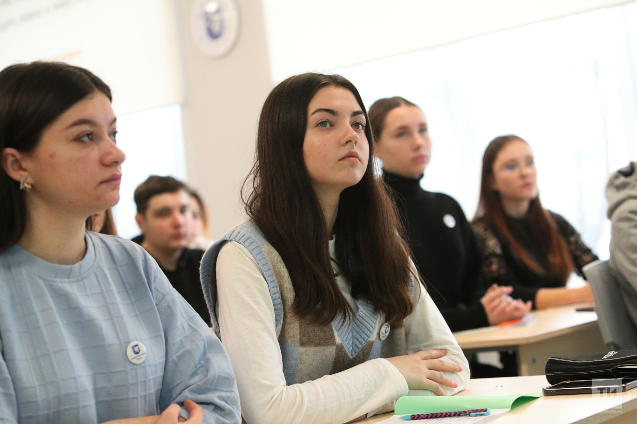 Пятьдесят выпускников из Луганской народной республики сдадут ЕГЭ в Татарстане