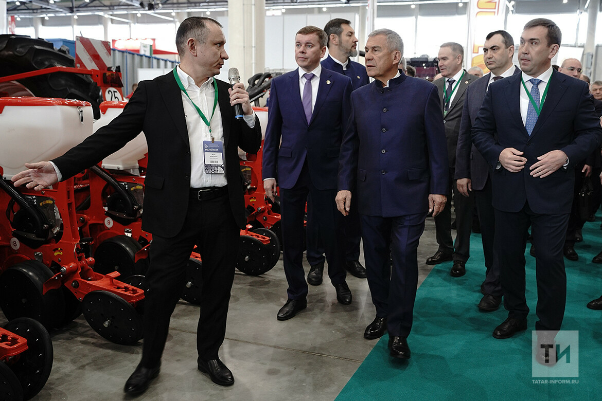 Минниханов: «Многое сделано, но мы остаемся зависимы от иностранных поставщиков техники»