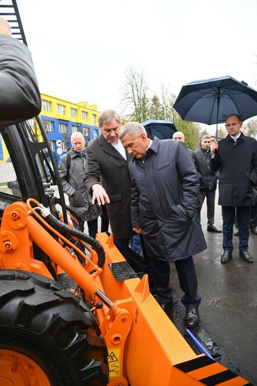 Минниханов посетил в Минске машиностроительную компанию «Амкодор»