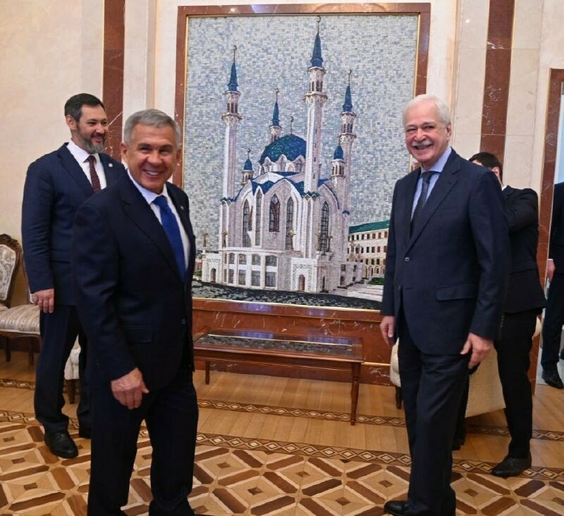 Минниханов встретился с чрезвычайным и полномочным послом РФ в Беларуси Грызловым