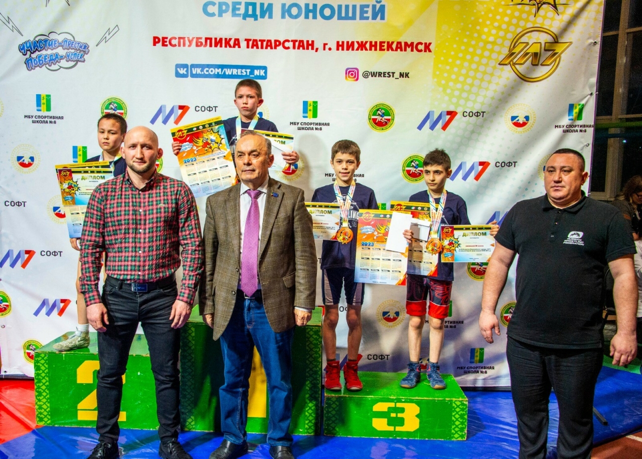 В Нижнекамске объявили победителей турнира «М-7» по вольной борьбе