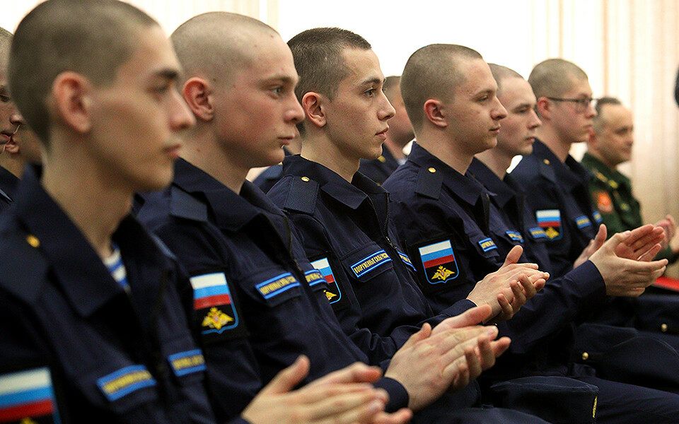 «Чтобы сердце ваше не пугалось трудностей»: срочники из Казани уехали служить Родине