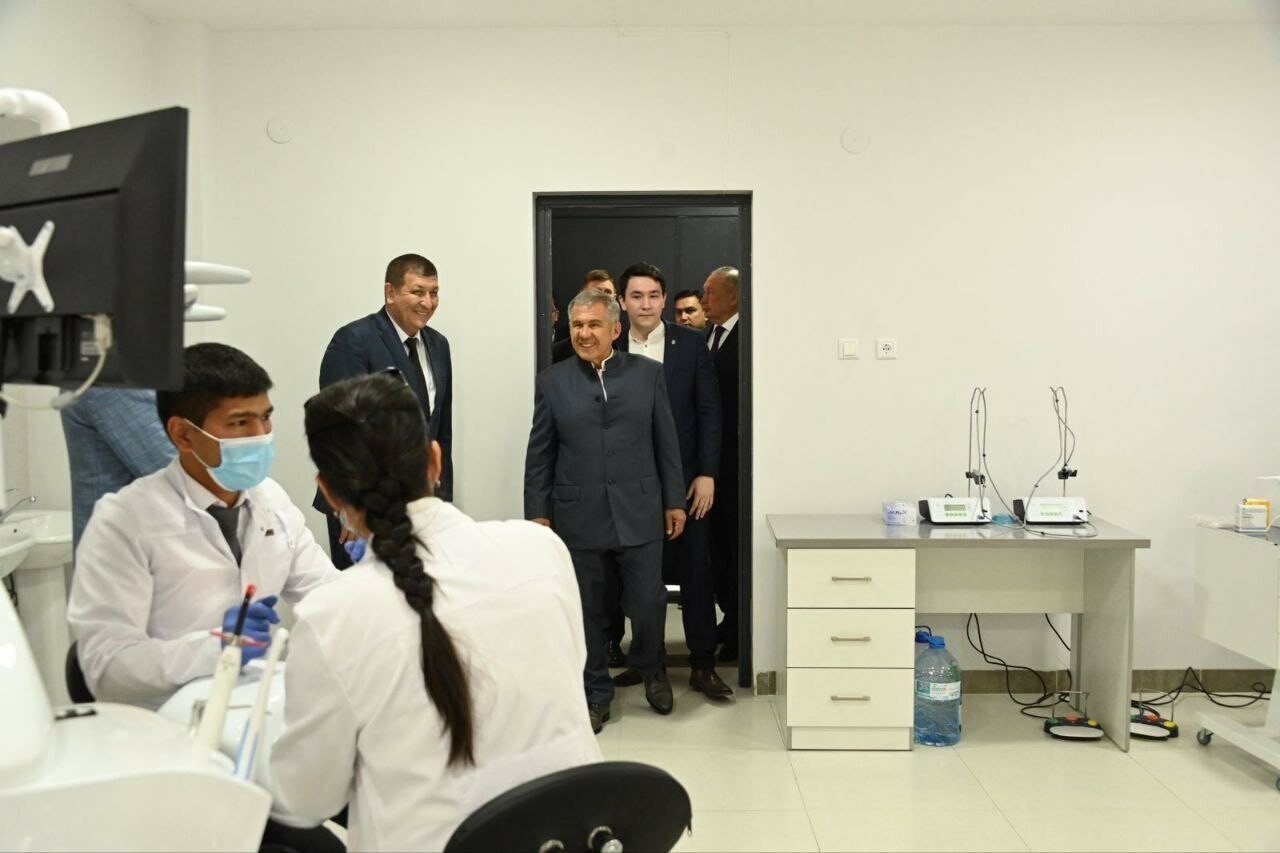 Минниханов посетил новый Центр медицинского образования в филиале КФУ в Узбекистане