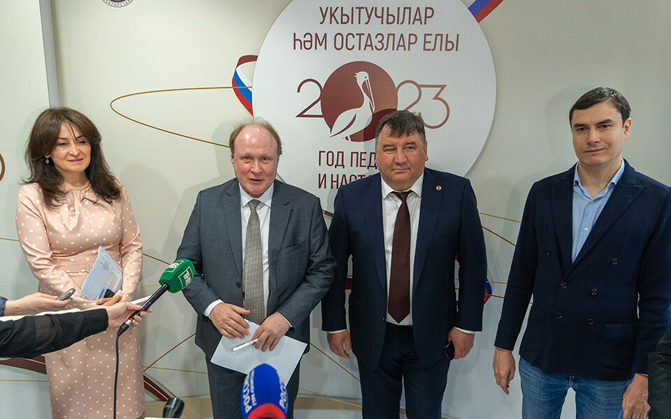 Владимир Толстой: «Татарстан – один из явных лидеров по продвижению русского языка»