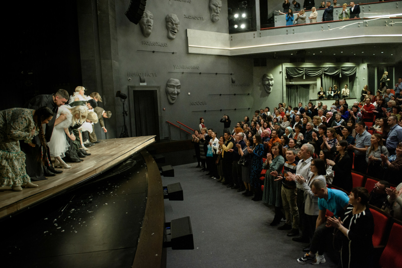 Альметьевский драмтеатр показал в «Мастеровых» спектакль-вербатим