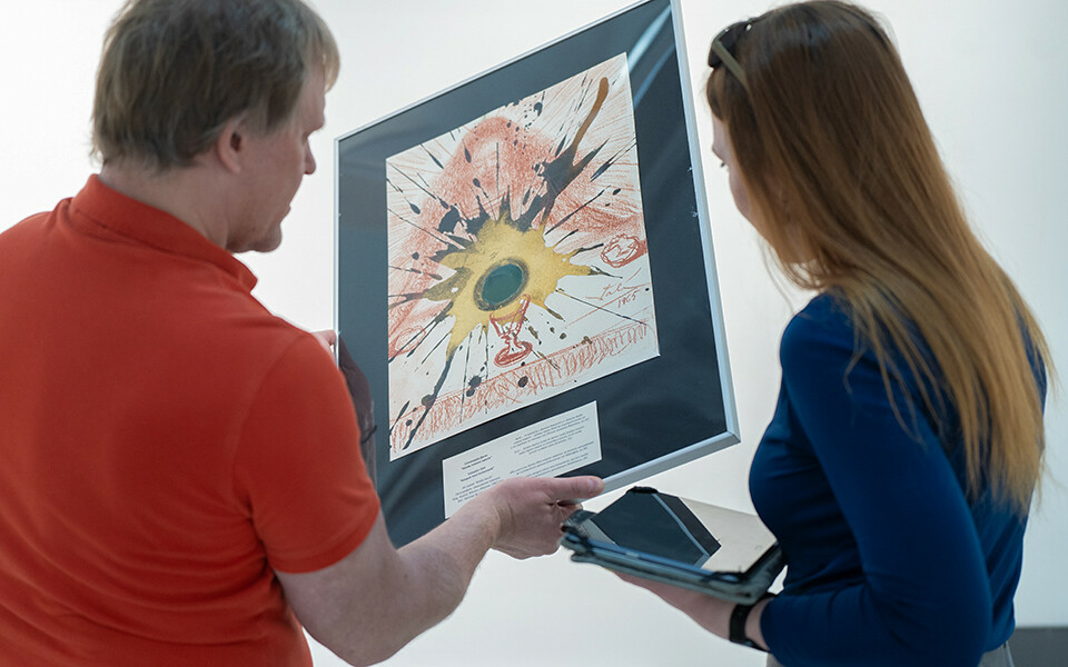 «Искусство – и никакой порнографии!»: почему работы Дали в Казани отметили 18+?