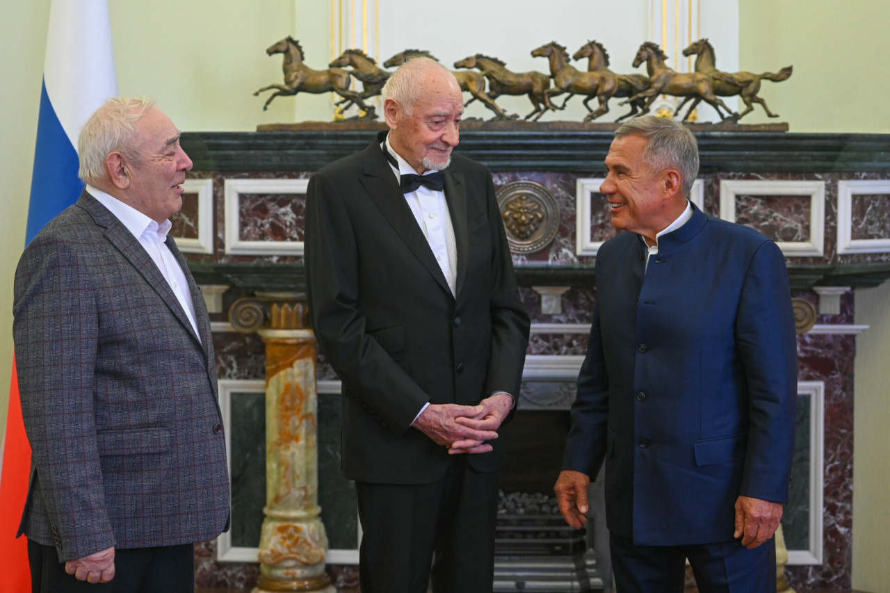 Минниханов встретился с юбилярами – народными артистами Шарафеевым и Тазетдиновым
