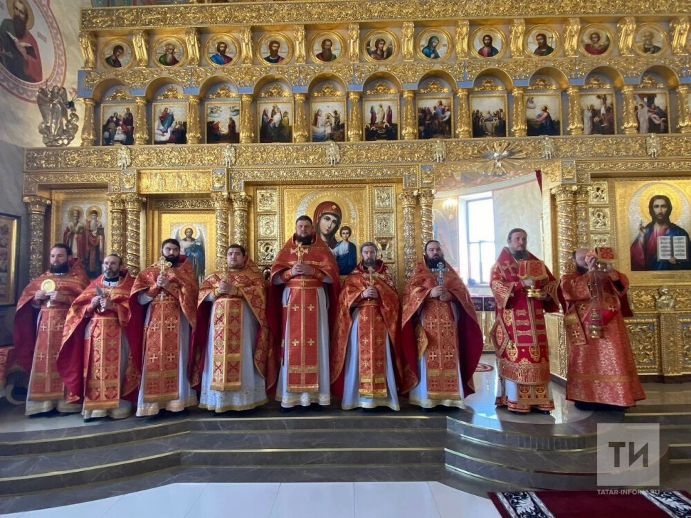 В два Нижнекамских храма назначены новые настоятели