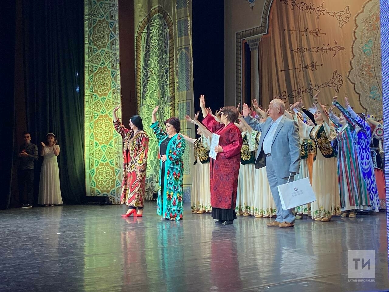 В Казани прошел концерт ансамбля узбекского танца «Бахор»