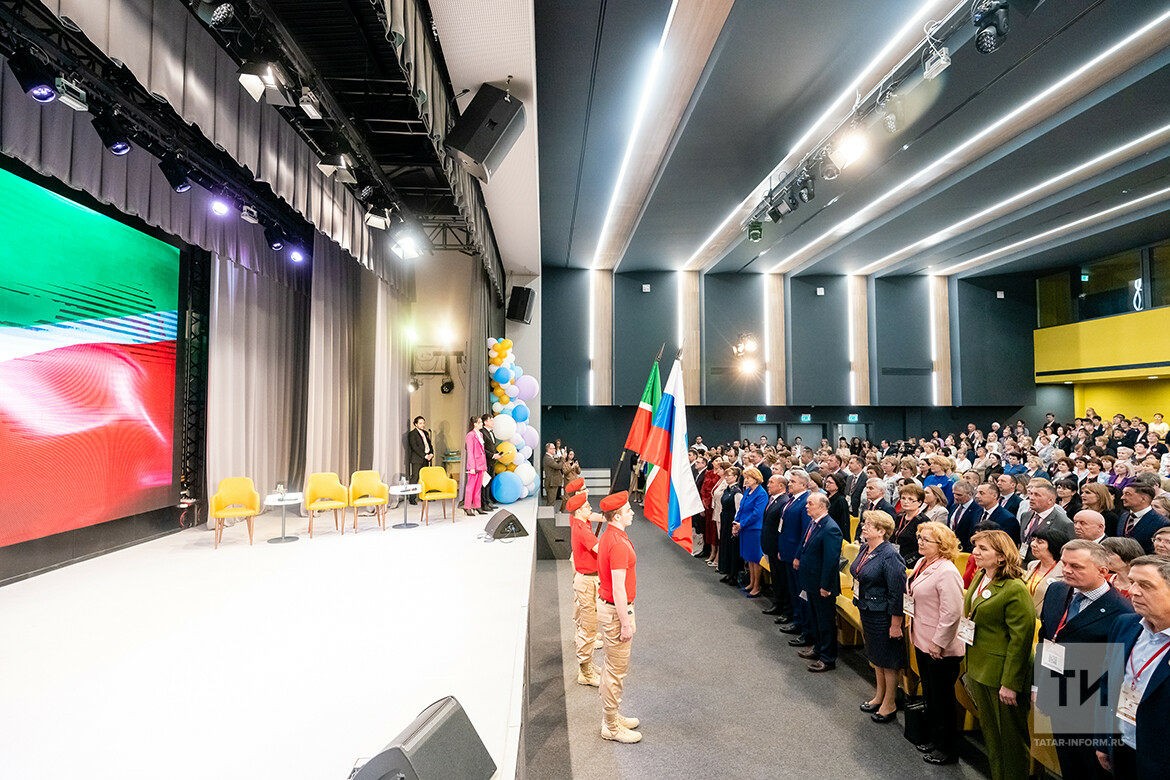 Ильсур Хадиуллин: Нужно заниматься повышением статуса учителя, в том числе сельских школ