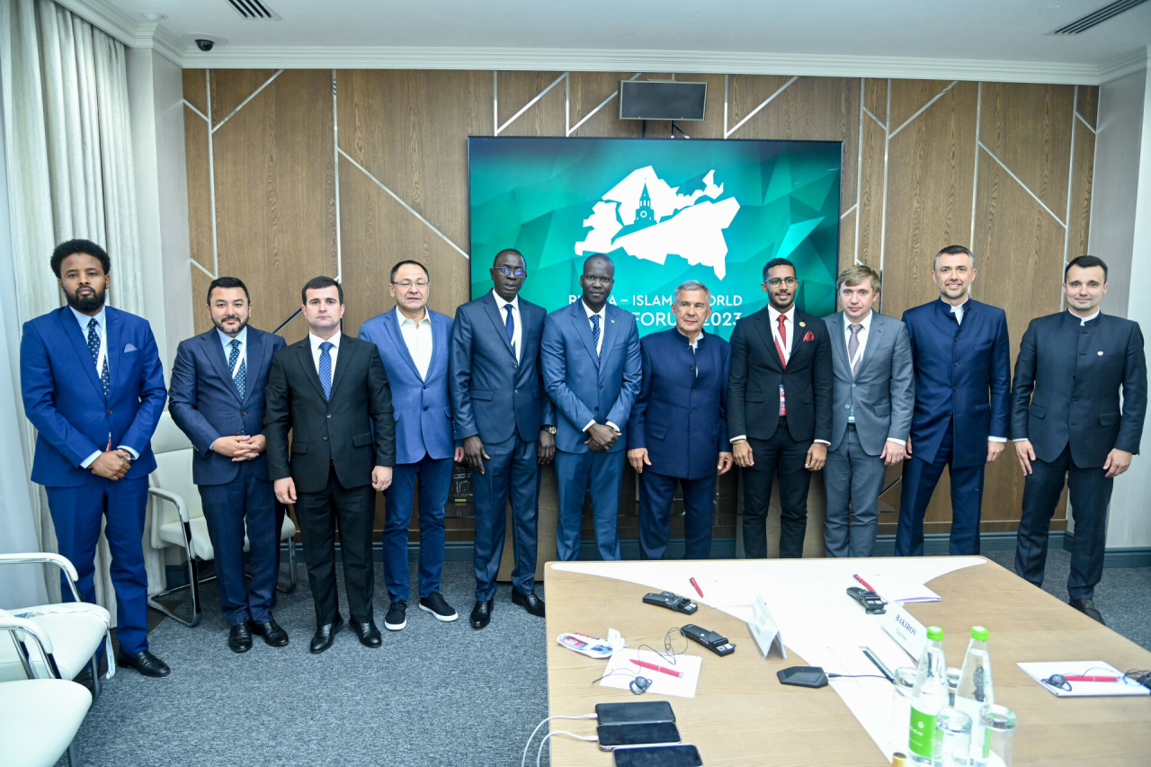 Минниханов встретился с министрами молодежи стран ОИС