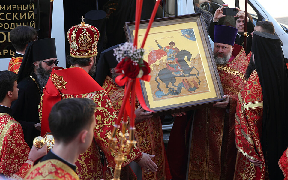 «Когда с нами Бог и Георгий Победоносец, кто против нас?»: как святыню встречали в Казани