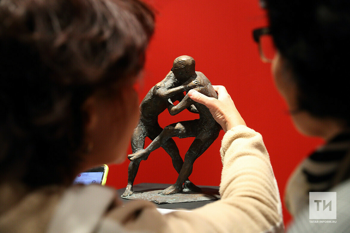 Творческое объединение молодых скульпторов открыло в Казани выставку «на ощупь»