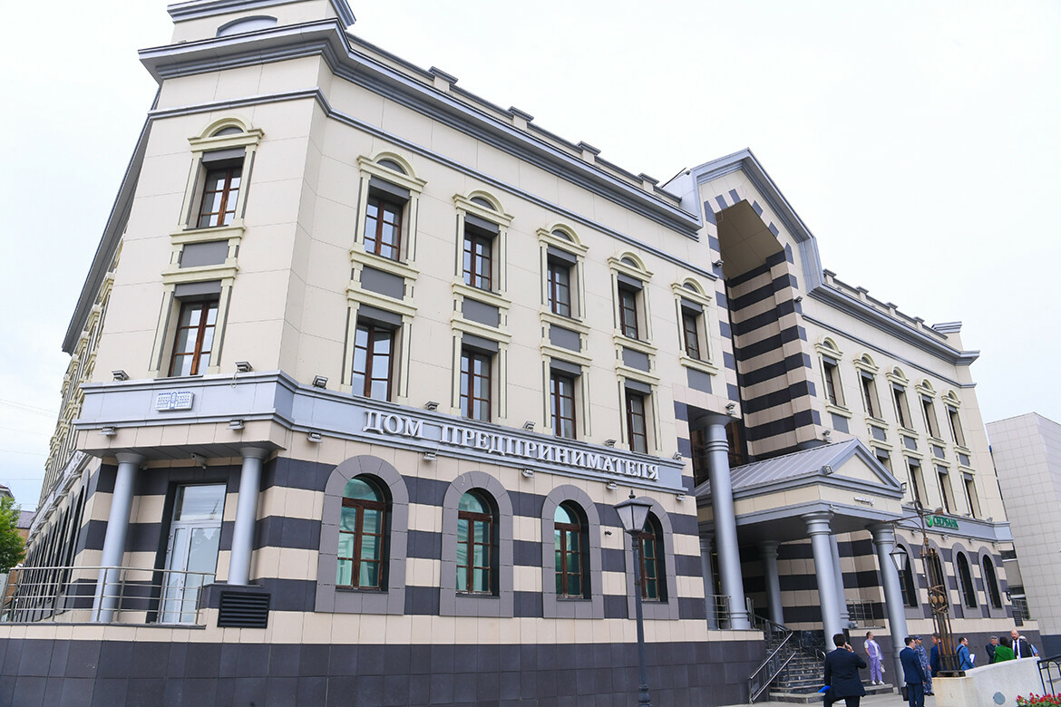 «Не говори наравне, говори – мы превзошли»: как Минниханов давал уроки маркетинга бизнесу