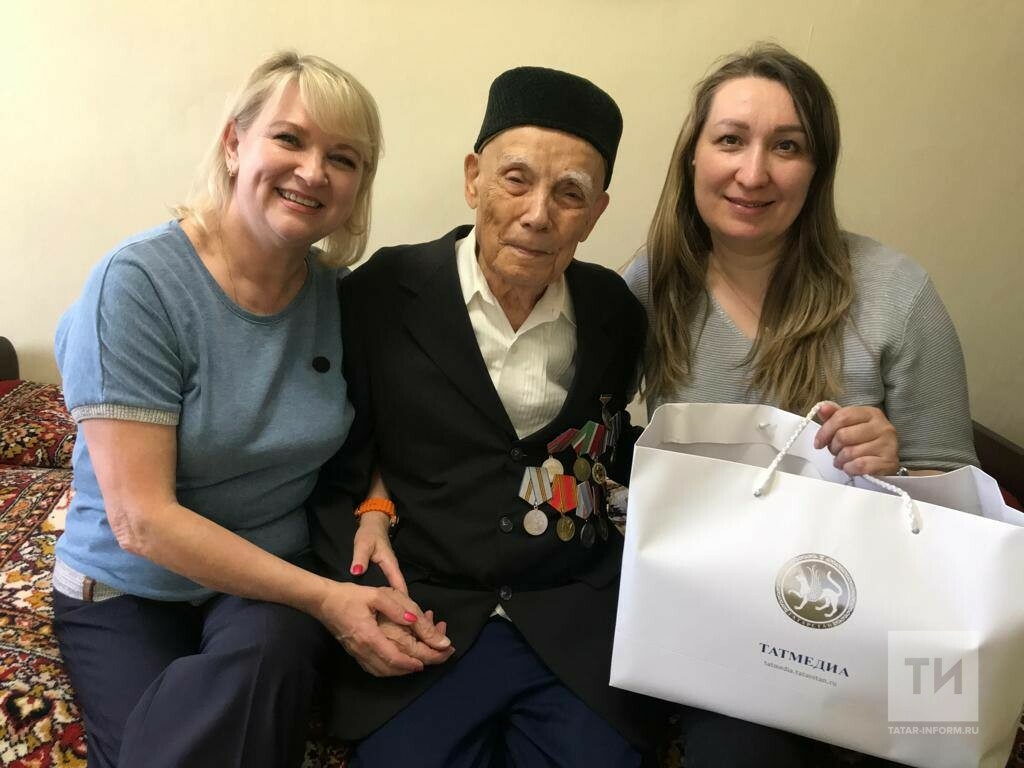 «Благодарность за мир, за счастье»: журналисты «Татмедиа» поздравили ветеранов с 9 Мая