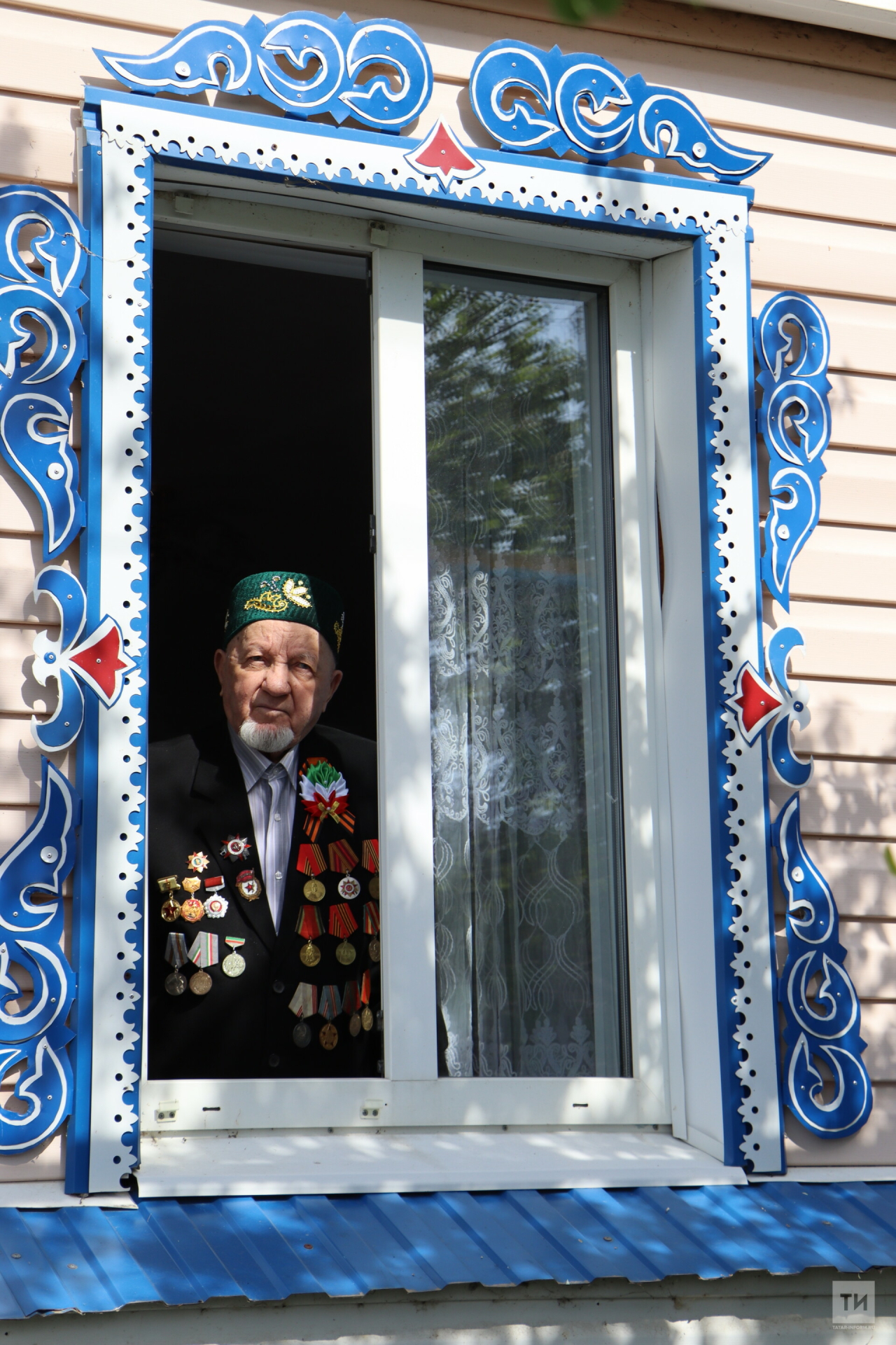 В поселке Апастово прошла акция «Окна Победы»