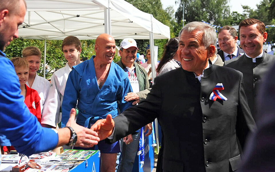 Минниханов на празднике День России: «Гордимся страной, многообразием культур и традиций»